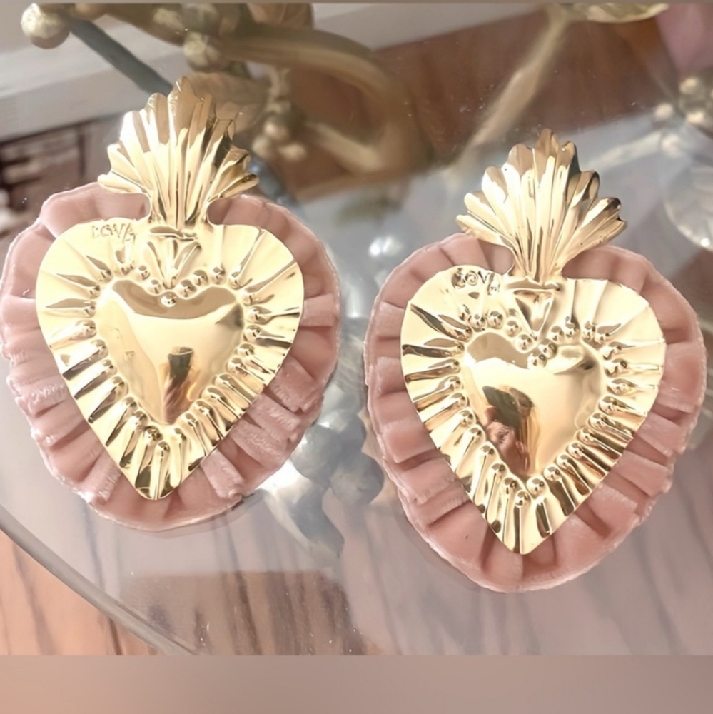 LoveShackFancy Heart Earings - Picture 13 of 13